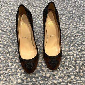 Christian Louboutin brown suede pumps with embroidery 40